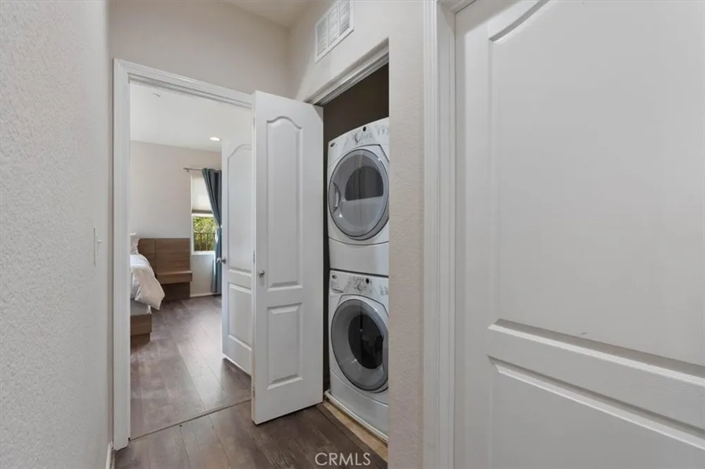 16702 Nicklaus #83 Sylmar, CA 91342