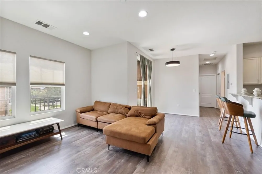 16702 Nicklaus #83 Sylmar, CA 91342