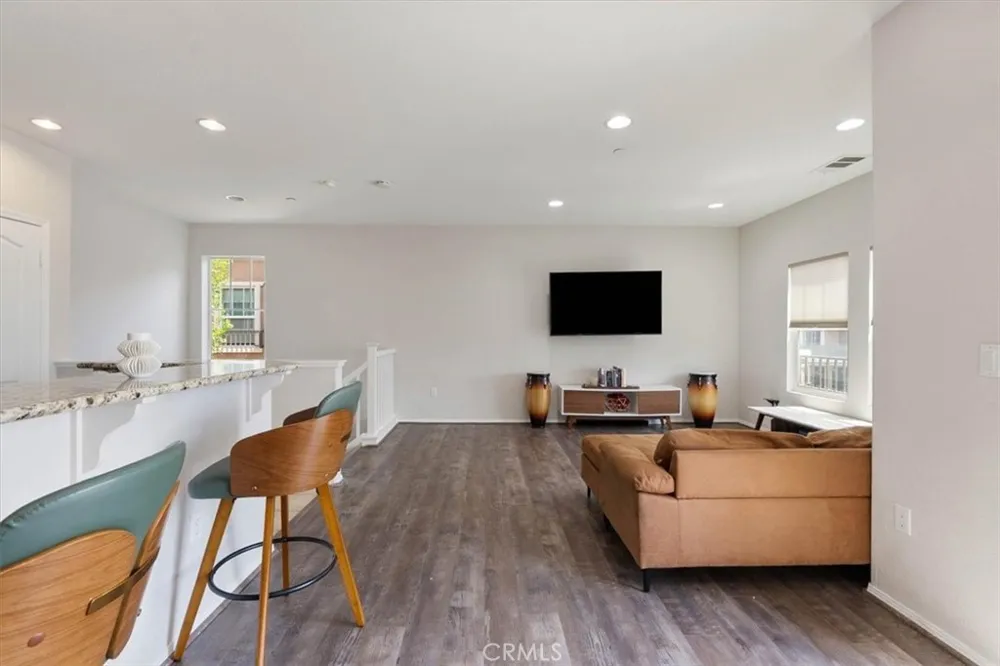 16702 Nicklaus #83 Sylmar, CA 91342