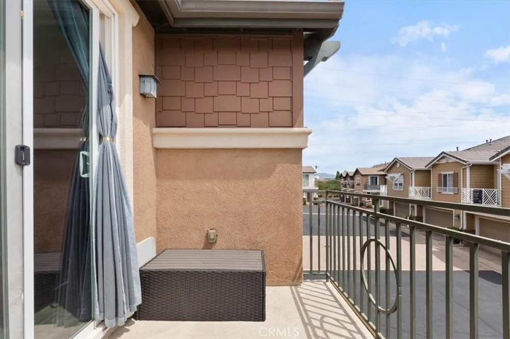 16702 Nicklaus #83 Sylmar, CA 91342