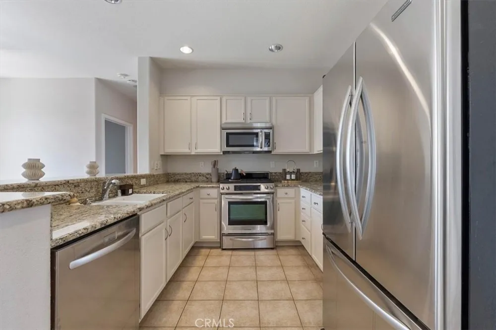 16702 Nicklaus #83 Sylmar, CA 91342