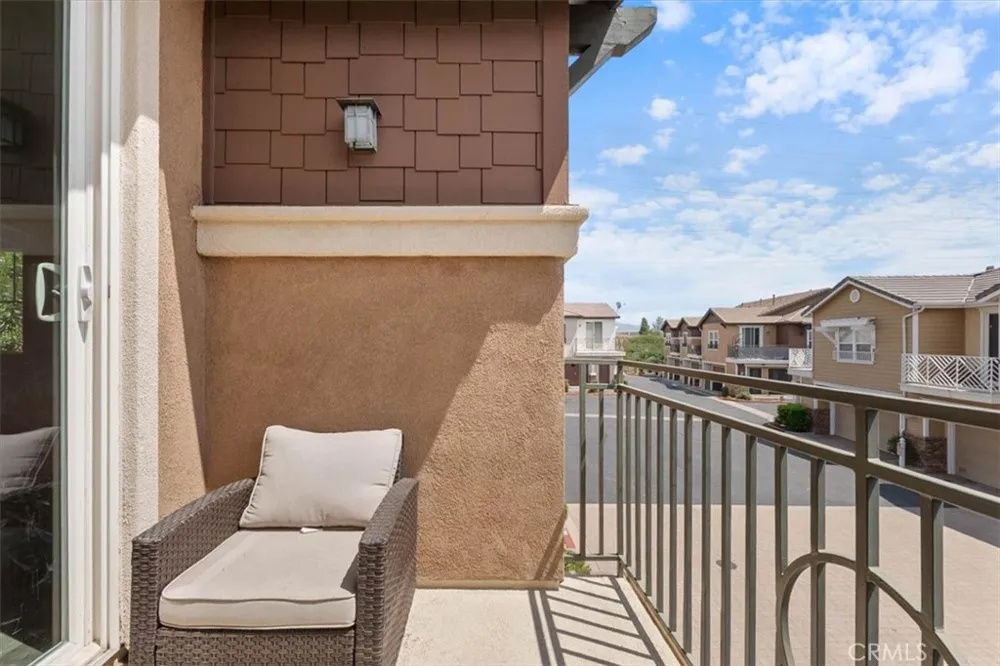 16702 Nicklaus #83 Sylmar, CA 91342