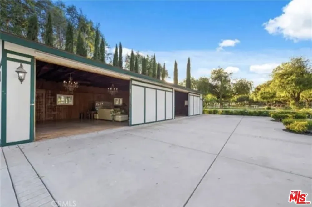 25590 Washington Avenue Murrieta, CA 92562