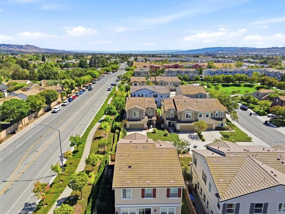 17054 Mimosa Drive Morgan Hill, CA 95037