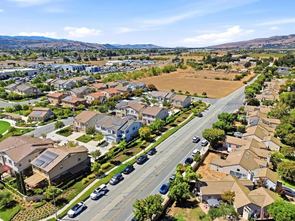 17054 Mimosa Drive Morgan Hill, CA 95037