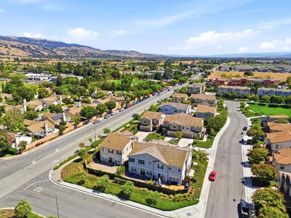 17054 Mimosa Drive Morgan Hill, CA 95037