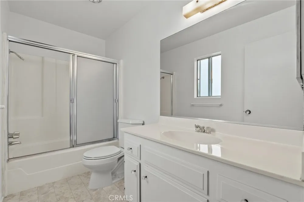 6249 Randi Avenue Woodland Hills, CA 91367