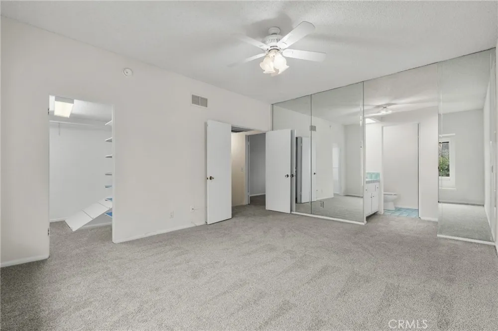 6249 Randi Avenue Woodland Hills, CA 91367