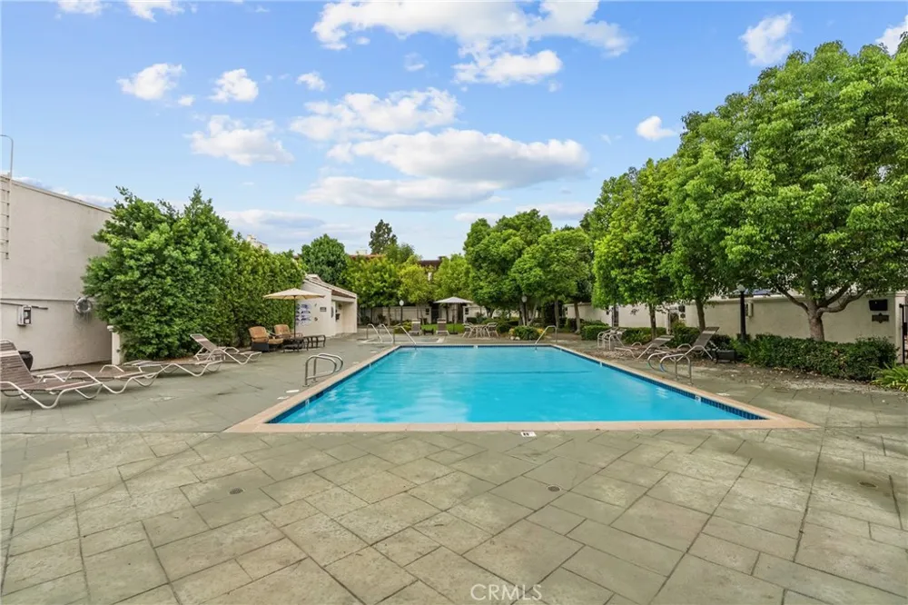 6249 Randi Avenue Woodland Hills, CA 91367