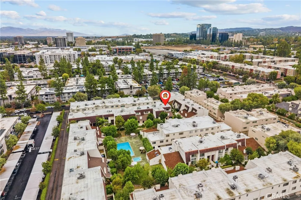 6249 Randi Avenue Woodland Hills, CA 91367