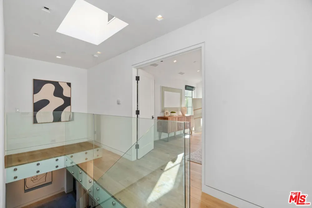 1146 Sierra Alta Way Los Angeles, CA 90069