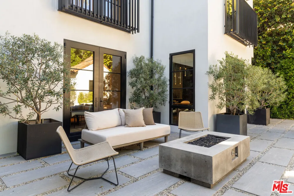 1146 Sierra Alta Way Los Angeles, CA 90069