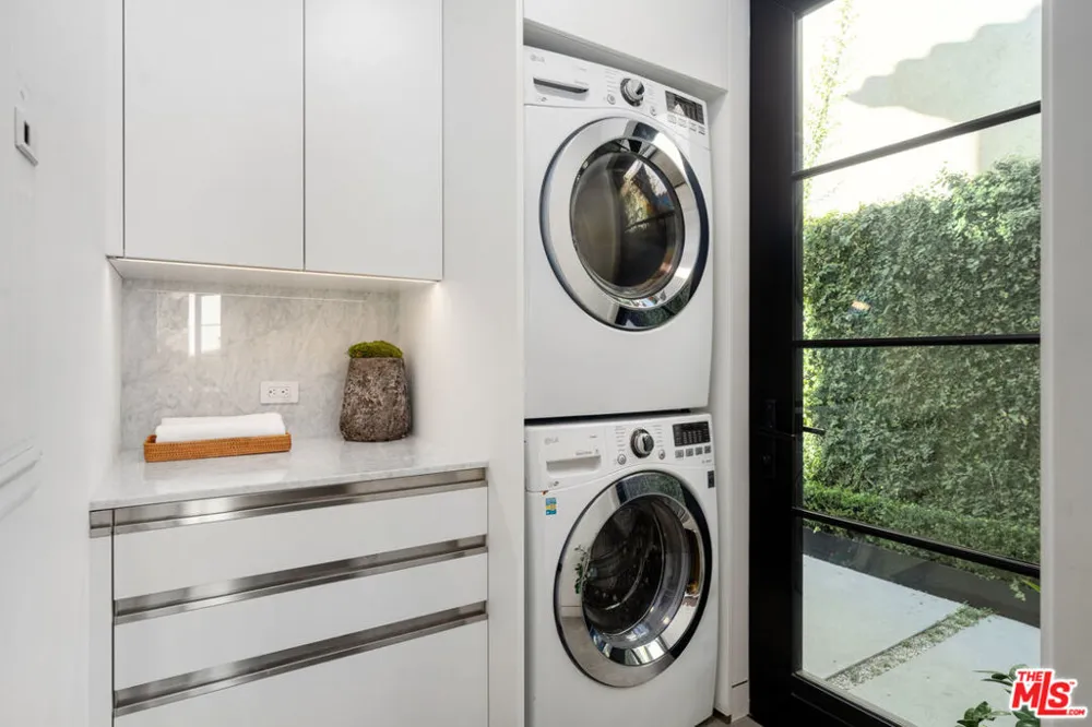 1146 Sierra Alta Way Los Angeles, CA 90069
