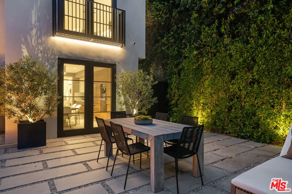 1146 Sierra Alta Way Los Angeles, CA 90069