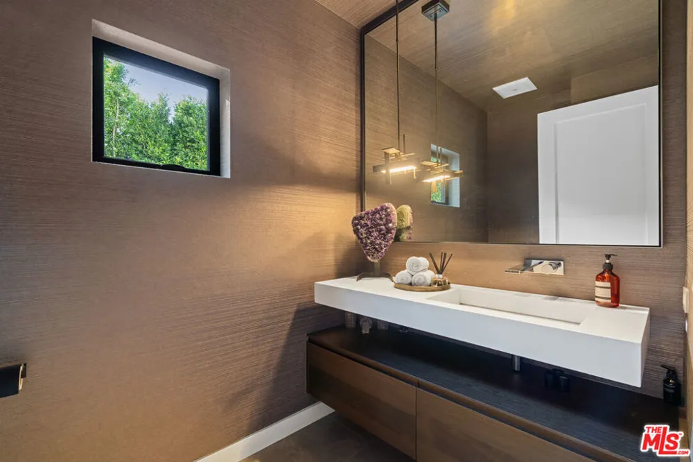 1146 Sierra Alta Way Los Angeles, CA 90069