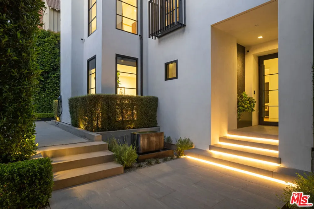 1146 Sierra Alta Way Los Angeles, CA 90069