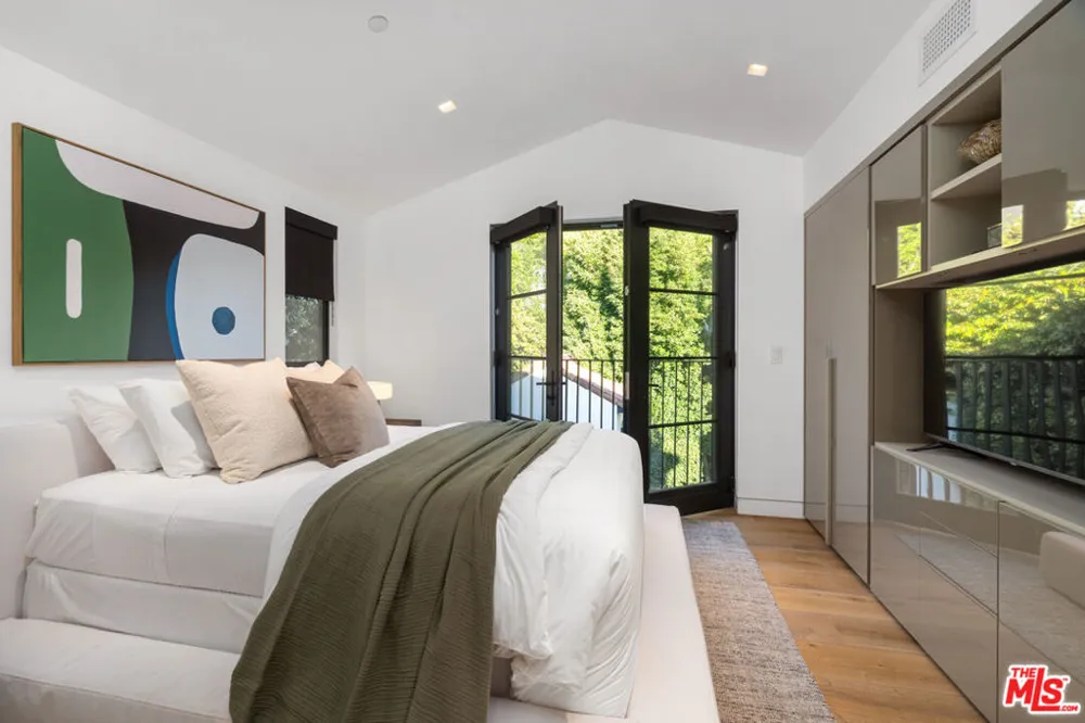 1146 Sierra Alta Way Los Angeles, CA 90069
