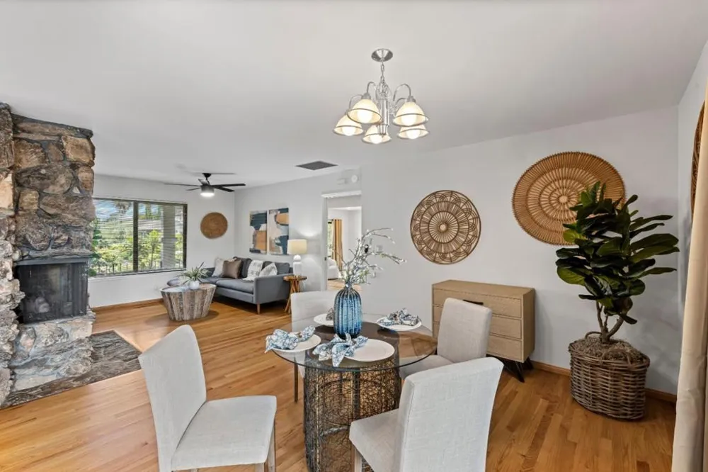 21446 Holly Oak Drive Cupertino, CA 95014