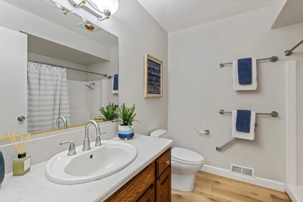 21446 Holly Oak Drive Cupertino, CA 95014