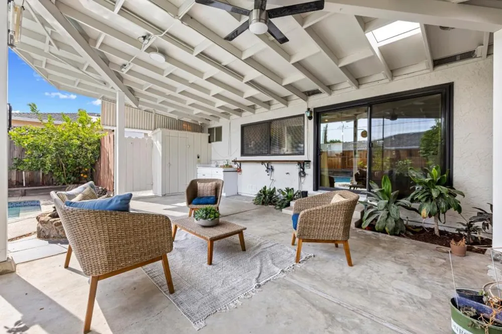 21446 Holly Oak Drive Cupertino, CA 95014