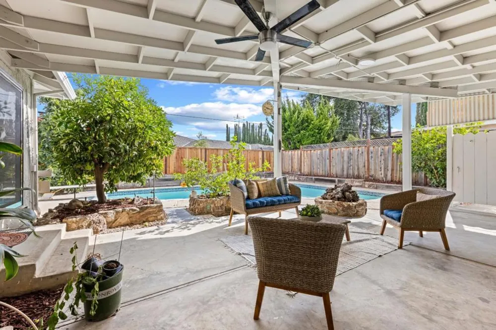 21446 Holly Oak Drive Cupertino, CA 95014