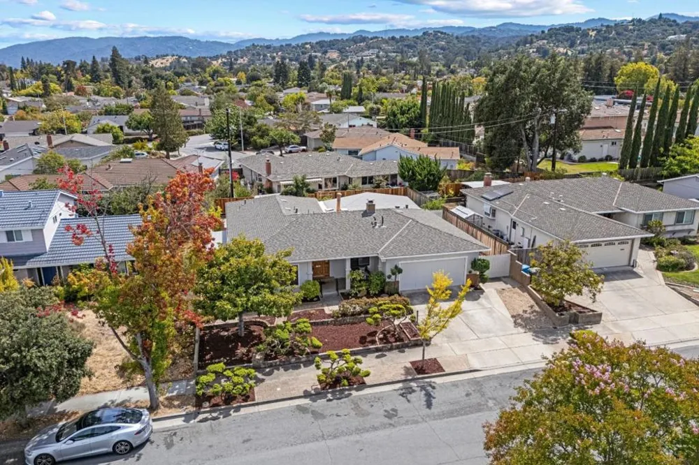 21446 Holly Oak Drive Cupertino, CA 95014
