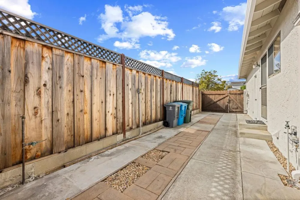 21446 Holly Oak Drive Cupertino, CA 95014
