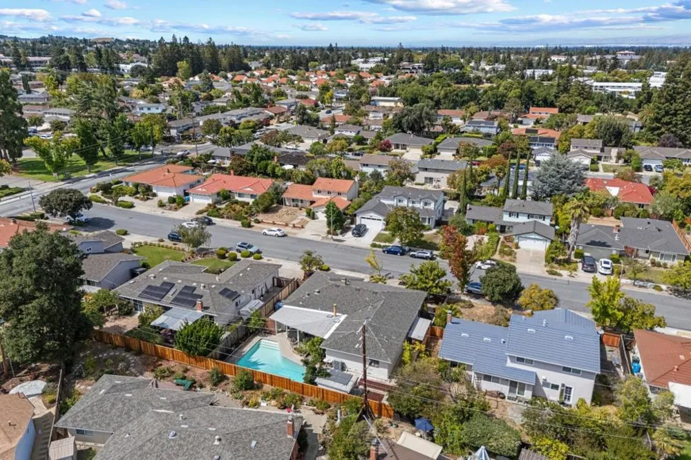 21446 Holly Oak Drive Cupertino, CA 95014