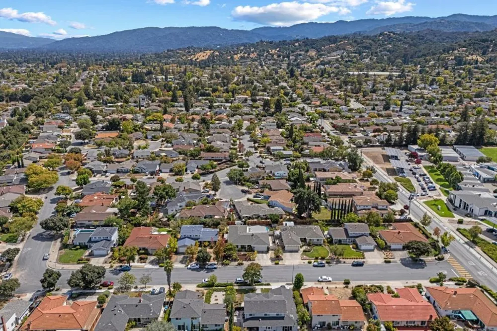 21446 Holly Oak Drive Cupertino, CA 95014