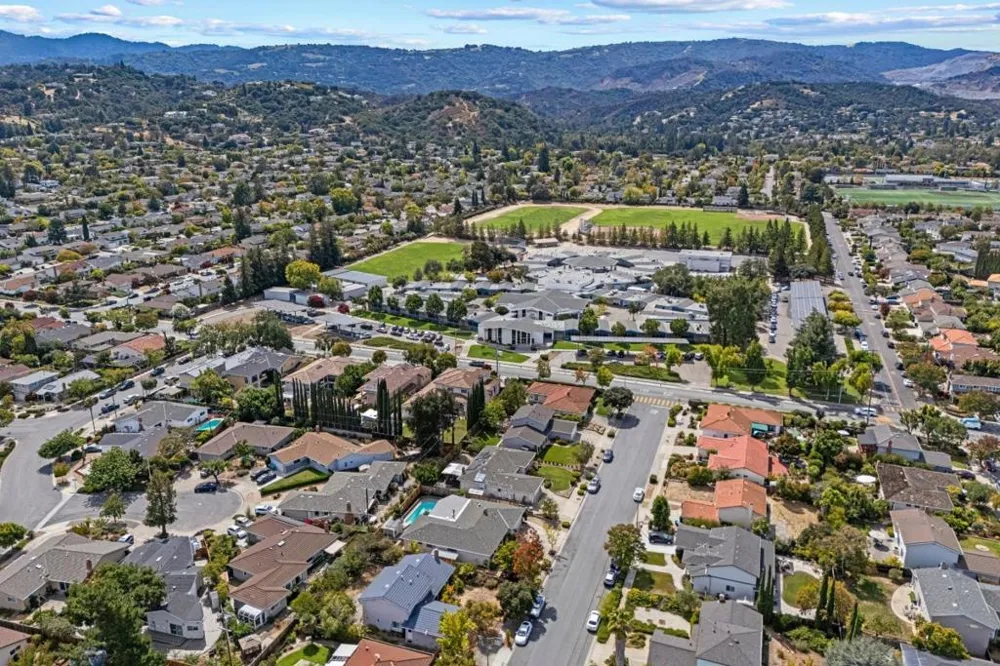 21446 Holly Oak Drive Cupertino, CA 95014