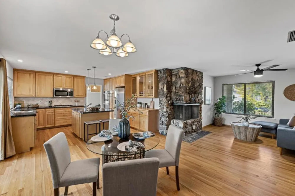 21446 Holly Oak Drive Cupertino, CA 95014