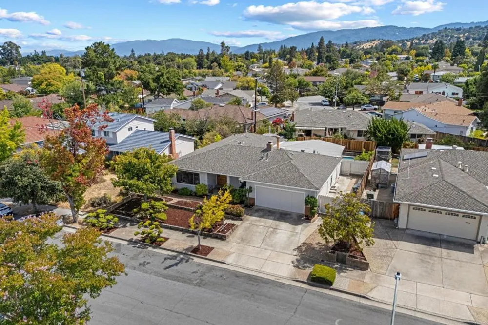 21446 Holly Oak Drive Cupertino, CA 95014