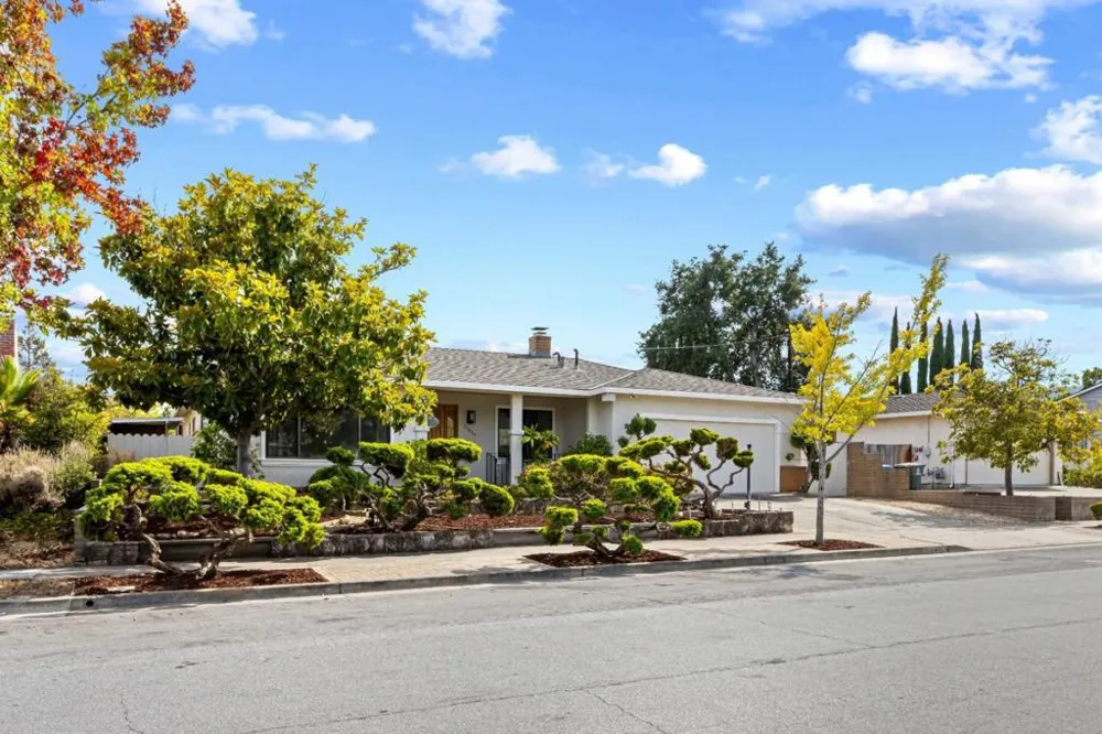 21446 Holly Oak Drive Cupertino, CA 95014