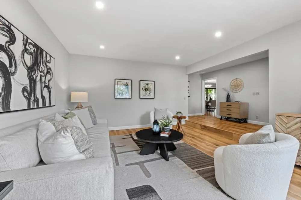 21446 Holly Oak Drive Cupertino, CA 95014