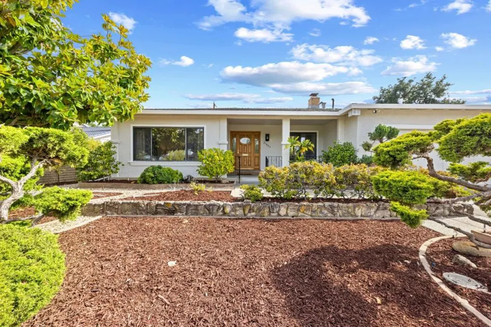 21446 Holly Oak Drive Cupertino, CA 95014