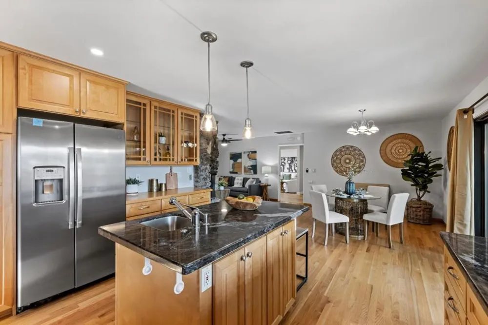21446 Holly Oak Drive Cupertino, CA 95014