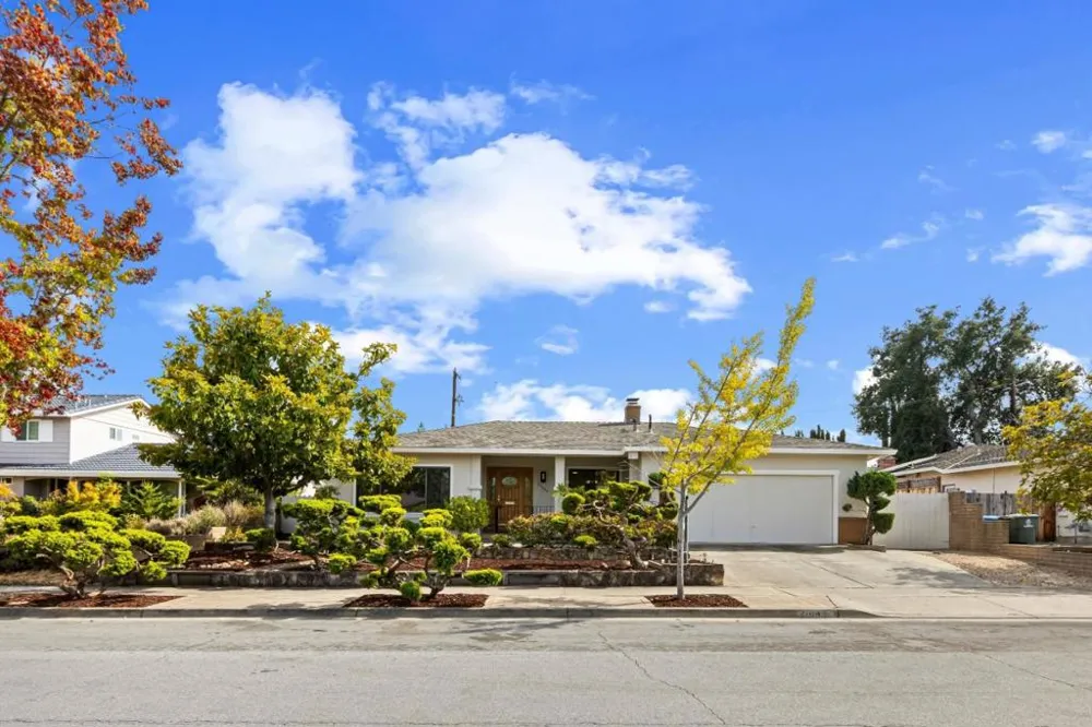 21446 Holly Oak Drive Cupertino, CA 95014