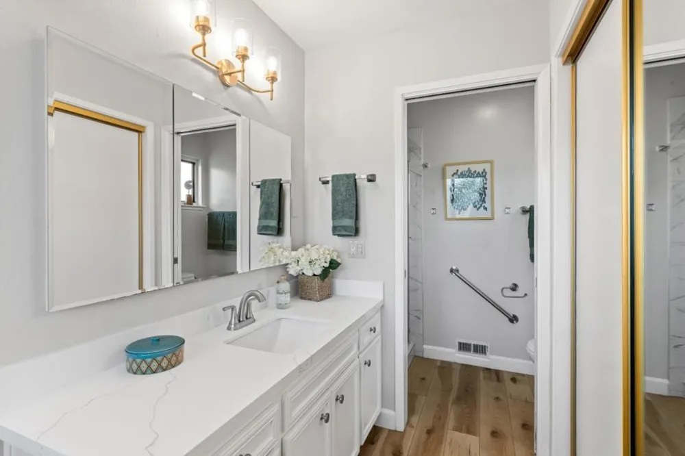 21446 Holly Oak Drive Cupertino, CA 95014