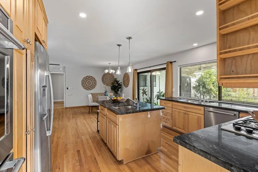 21446 Holly Oak Drive Cupertino, CA 95014