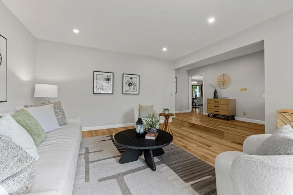 21446 Holly Oak Drive Cupertino, CA 95014