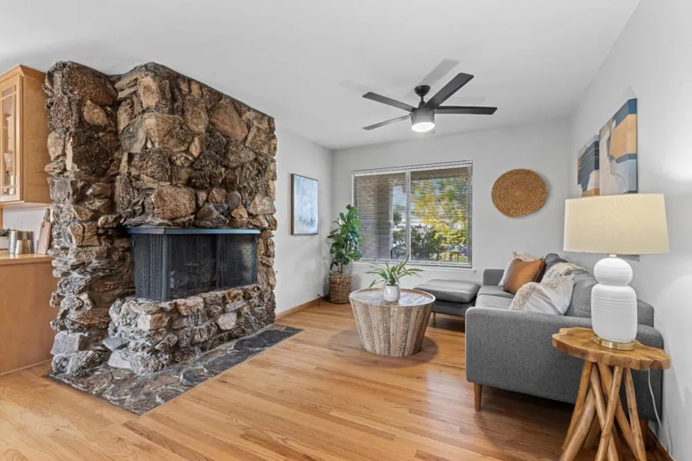 21446 Holly Oak Drive Cupertino, CA 95014