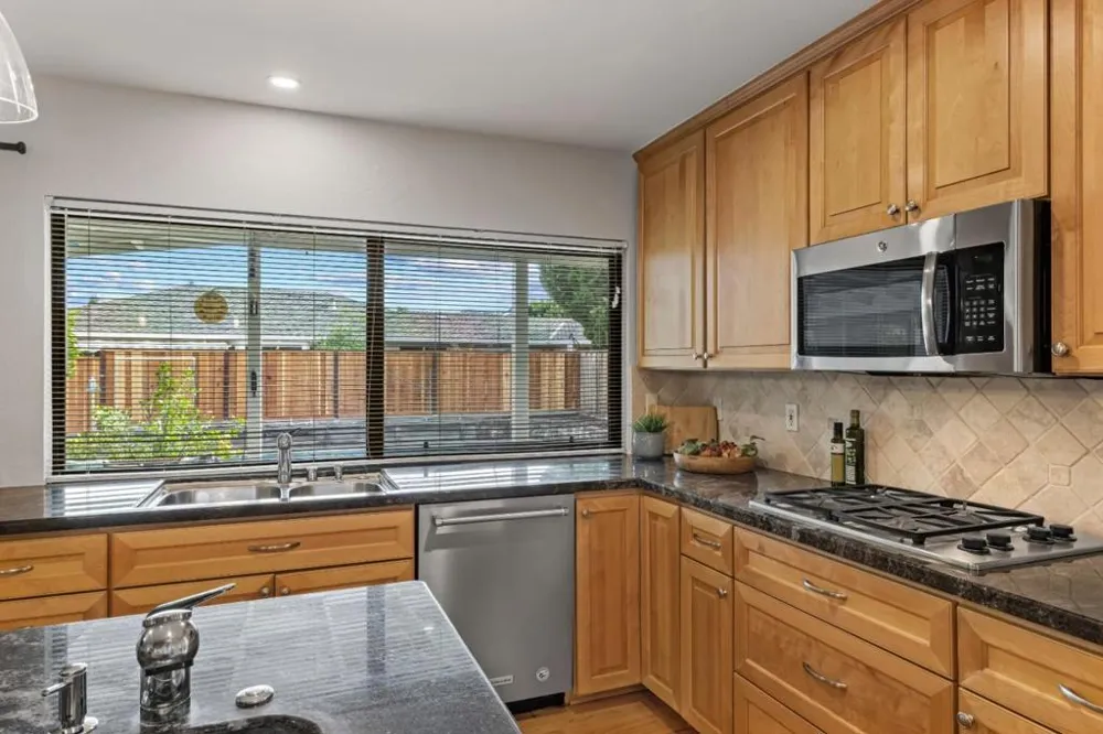 21446 Holly Oak Drive Cupertino, CA 95014