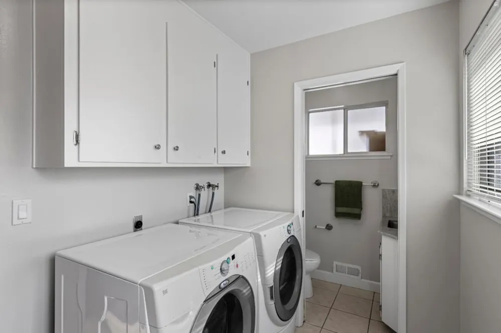 21446 Holly Oak Drive Cupertino, CA 95014