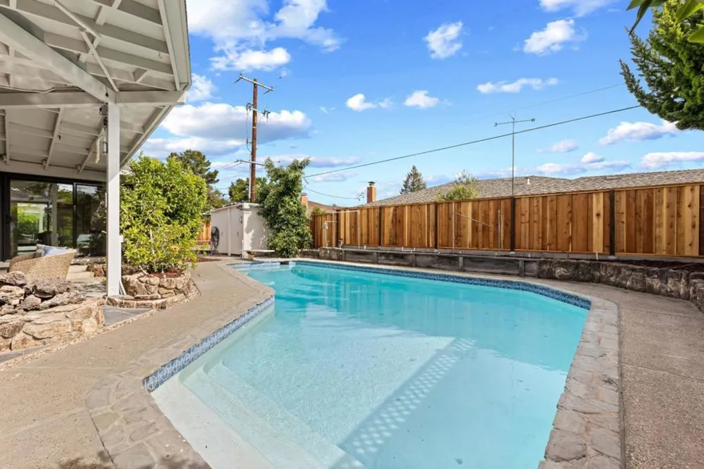 21446 Holly Oak Drive Cupertino, CA 95014