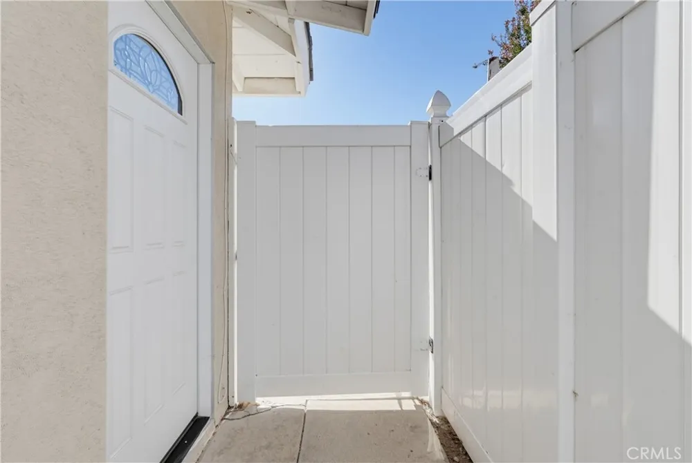 19832 ACRE STREET Northridge, CA 91324