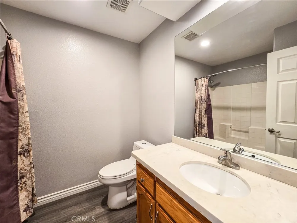 11043 Pinon Avenue Hesperia, CA 92345