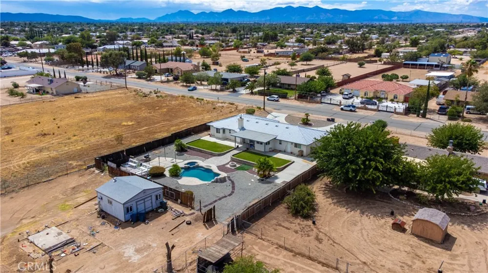 11043 Pinon Avenue Hesperia, CA 92345