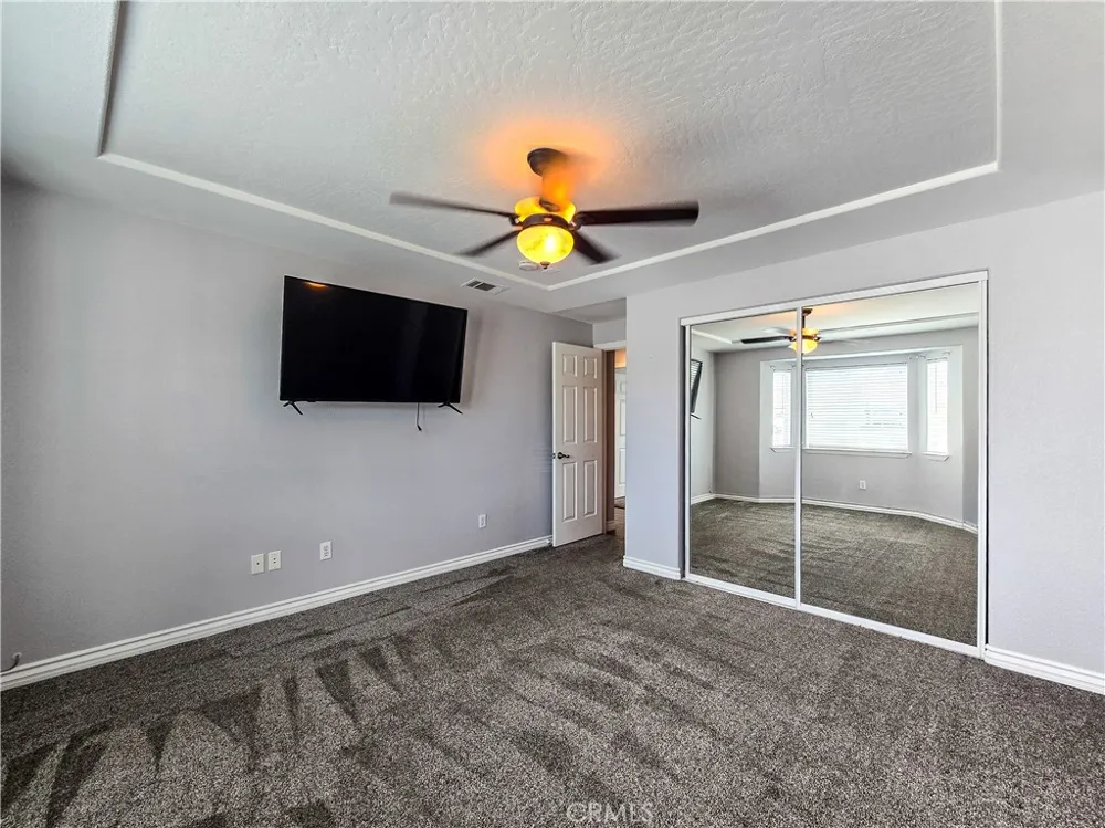11043 Pinon Avenue Hesperia, CA 92345