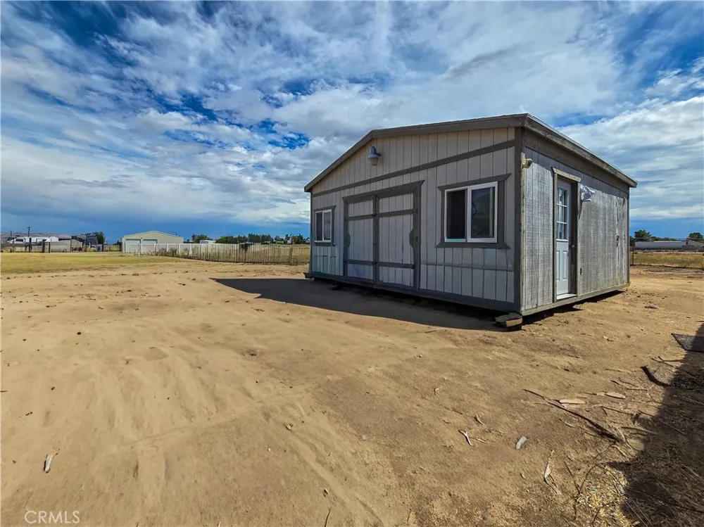 11043 Pinon Avenue Hesperia, CA 92345