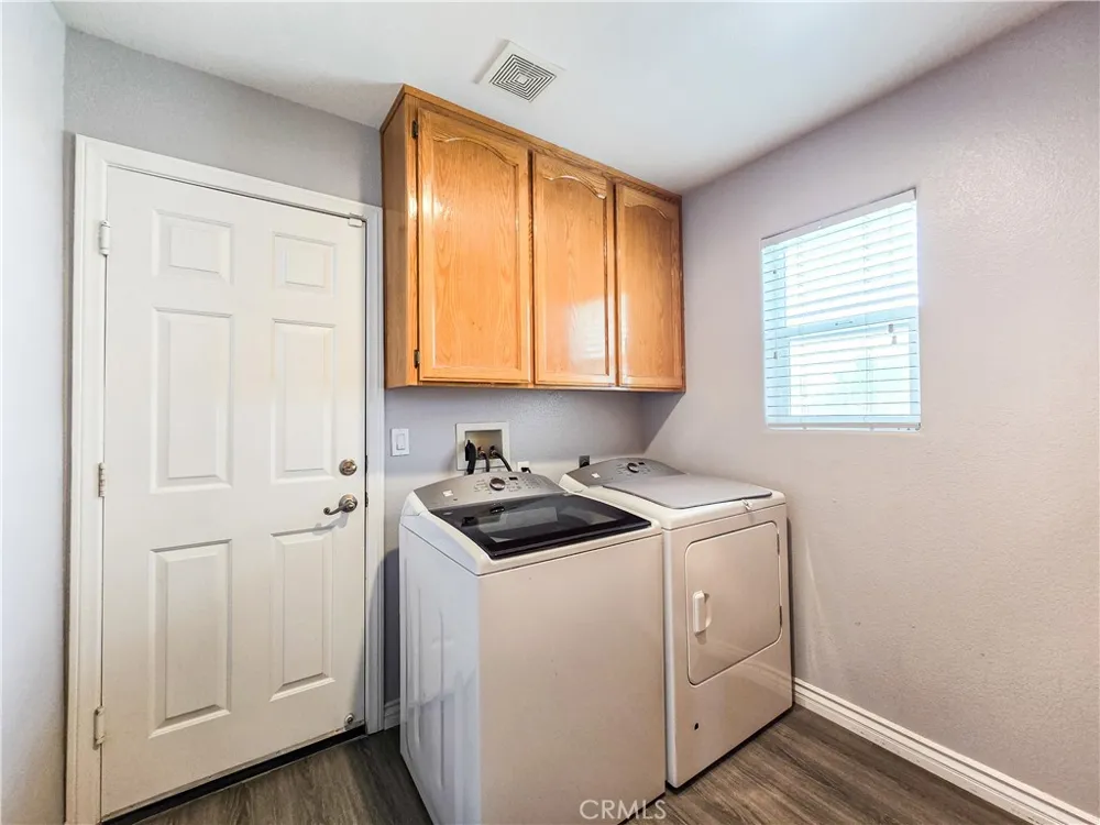 11043 Pinon Avenue Hesperia, CA 92345